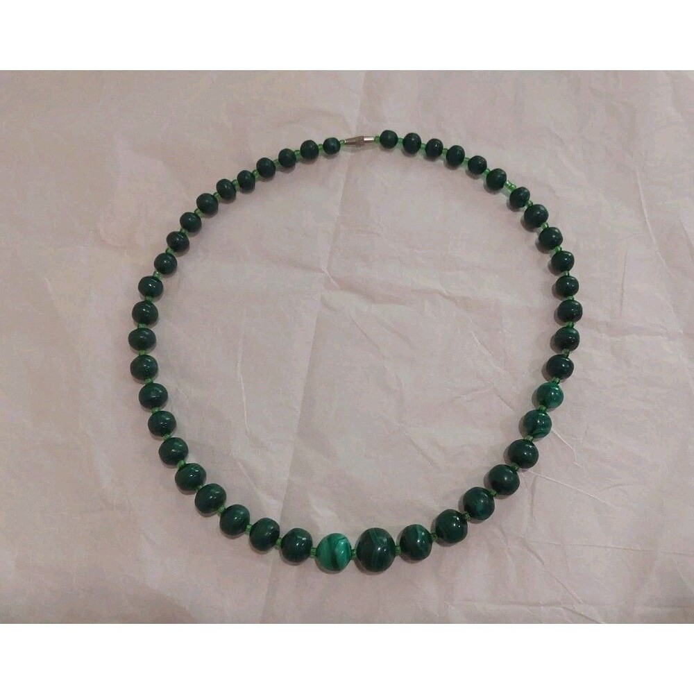 Graduated Malachite Beaded Necklace 18" Barrel Clasp